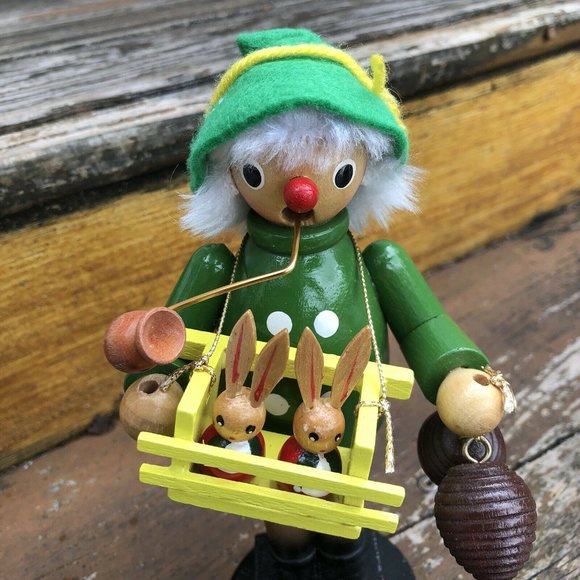 Steinbach Wooden Smoker Bunny Rabbit Seller Man German Incense Cone Burner SMKR - Picture 7 of 8